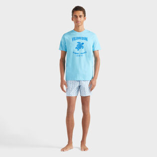 T-shirt uomo in cotone Contrasted Placed Gummy Logo Blue topaz vista frontale indossata