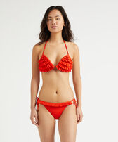 Top de bikini con diseño de triángulo de color liso para mujer Amapola vista frontal desgastada