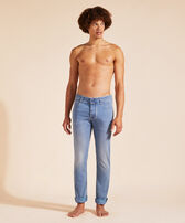 Jean coupe droite 5 poches homme Tropical Turtles Light denim w3 vue portée de face